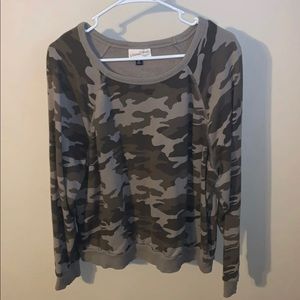 Universal threads xxl camo sweatshirt